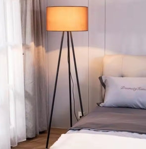 Design moderno decorazione in piedi <span class=keywords><strong>luce</strong></span> tessuto di lino treppiede in metallo lampada da terra per Hotel camera da letto - Product Image 3