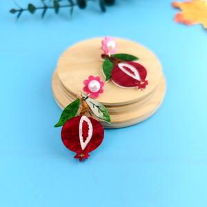 Boucles d'oreilles multicolores avec légumes, fruits, personnalité, mode, radis, citron, grenade Boucles d'oreilles en acrylique - Product Image 3