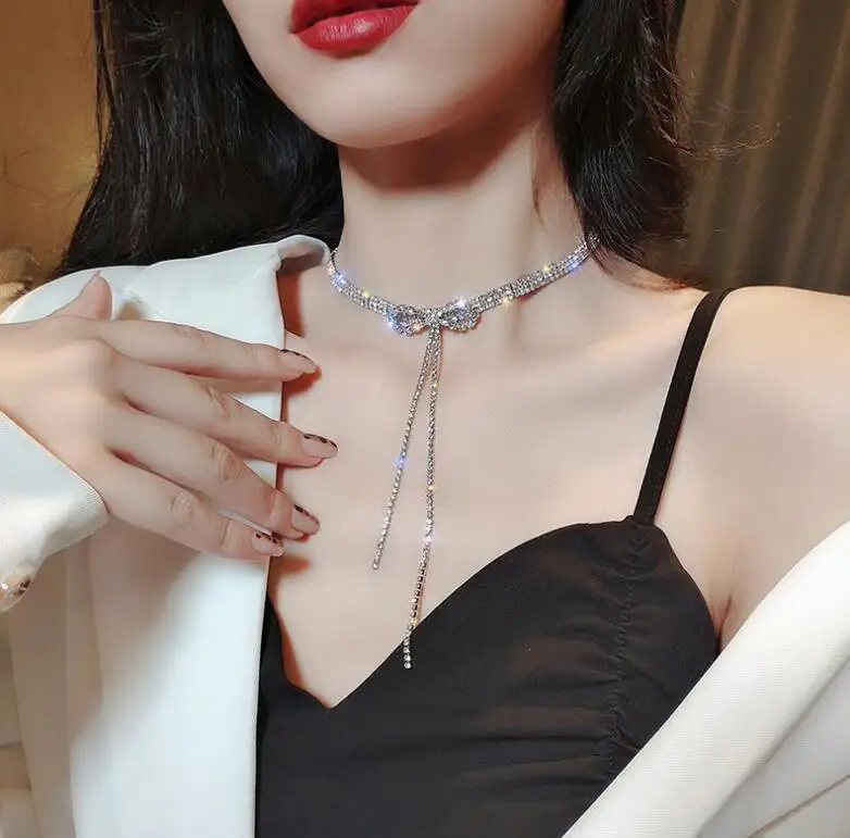 Sindlan Premium Feeling Bow avec diamants Collier à pampilles Chaîne de clavicule pour femmes Accessoires pour femmes
