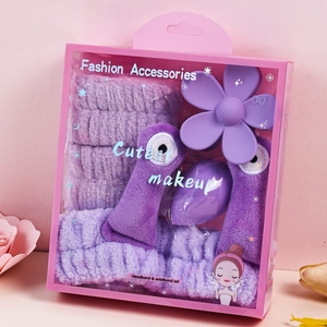 Nuovo Set di Accessori per Capelli e Viso in Peluche a Tema Cartone Animato: Fascia per Capelli, Fasce da Polso, Fermaglio per Capelli, Spugna per Trucco - Design a Chiocciola - Prodotti di Tendenza TikTok - Product Image 4