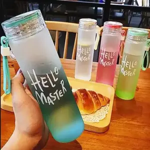 Penjualan laris botol air warna bertahap kaca lapisan tunggal, Taza air minum olahraga luar ruangan portabel dengan tutup