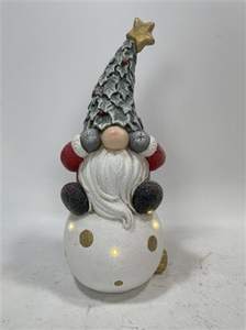 งานฝีมือทำจากเรซินลูกบอลสำหรับนั่งกลางแจ้งของตกแต่งสวนพร้อมหมวกต้นคริสต์มาสเทศกาลปีใหม่ของขวัญสำหรับงานเลี้ยง - Product Image 4