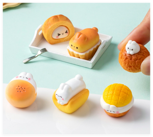 Venta al por mayor niños juegan pastel de hojaldre de resina <span class=keywords><strong>realista</strong></span> pan de piña cafetería comida y bebidas casa de muñecas supermercado decoración en miniatura - Product Image 1