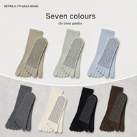 Chaussettes de Pilates antidérapantes à cinq doigts avec logo personnalisé, en coton doux, chaussettes de yoga à grip, fabrication OEM ODM, faible MOQ 30 paires