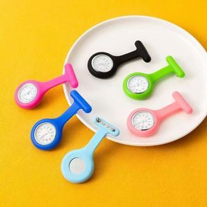 Montre infirmière personnalisée en silicone avec épingle – Montre de poche médicale à clipser pour infirmières, étudiants, promotions en matière de santé - Product Image 4