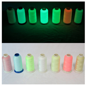 Fabrik-Großhandel 150d/2 Fluoreszierendes Nähgarn Leuchtender Stickfaden Im Dunkeln Leuchtender Stickfaden - Product Image 3