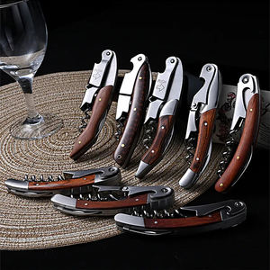 Tire-bouchon de Sommelier 3-en-1 Élégant en Acier Inoxydable et Manche en Bois avec Design Ergonomique et Retrait du Bouchon Fluide - Product Image 4