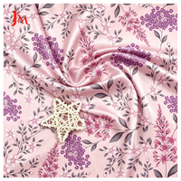 Tissu satiné 100% polyester imprimé numérique personnalisé à motifs floraux, tissu satiné brillant, lisse et soyeux pour robe