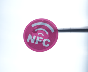 Autocollants NFC à haute fréquence avec puce NTAG213 personnalisée, protocole ISO-1443A, étanches IP68, transparents, laminés en PET/PP - Product Image 3