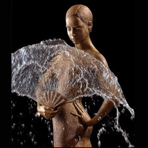 Fontaine d'eau moderne en forme humaine en bronze, laiton et cuivre, statue de femme nue, design élégant de sculpture - Product Image 3