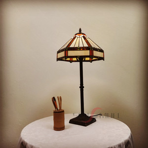 Lampe de bureau européenne simple et rétro Art Color Glass <span class=keywords><strong>Tiffany</strong></span> 12 pouces à bas <span class=keywords><strong>prix</strong></span> pour la personnalisation en gros et les ventes directes - Product Image 2
