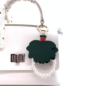 Nouveau style de breloque de sac en feuille de pamplemousse, pendentif porte-clés de voiture en cuir véritable, accessoires de luxe pour sacs - Product Image 6