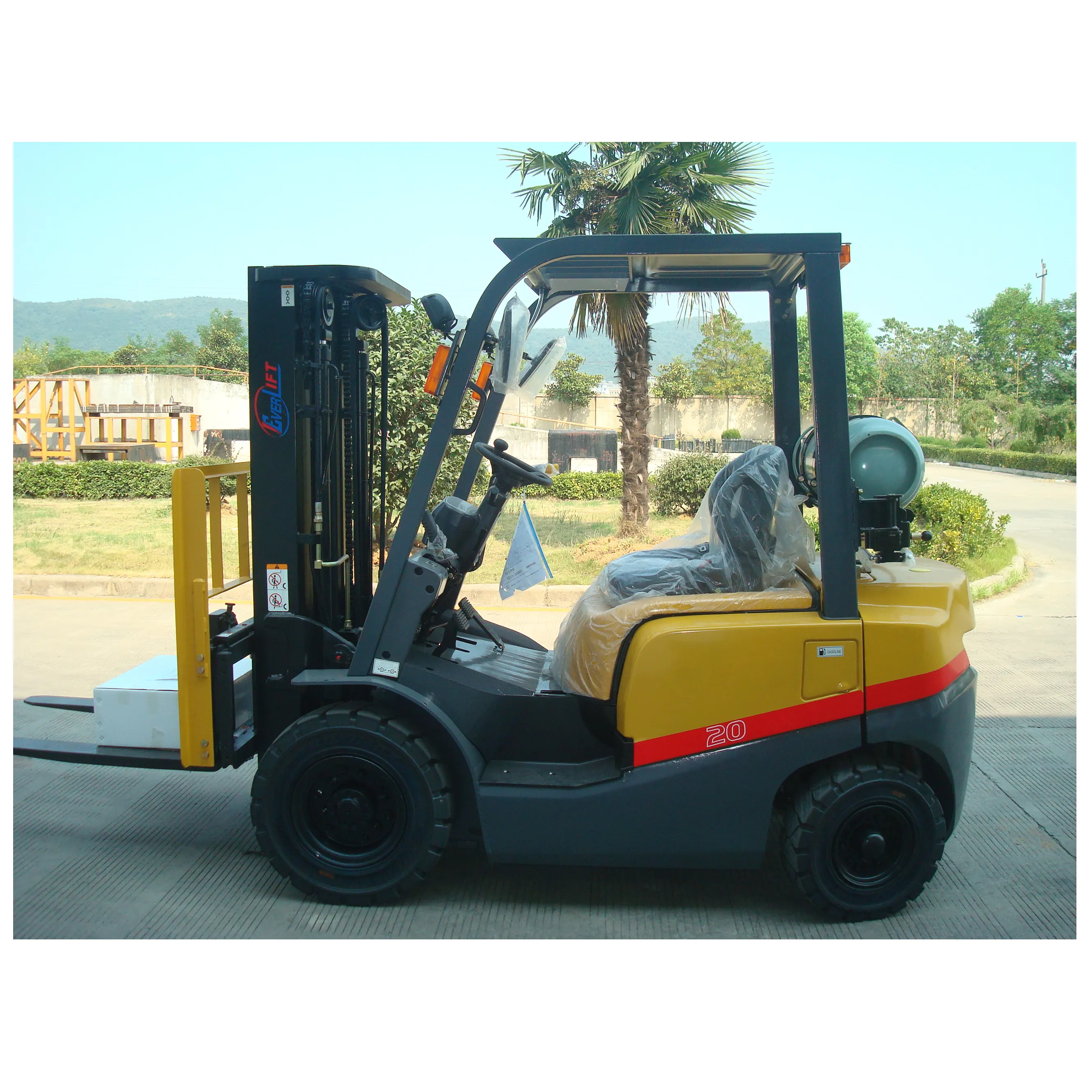 Yüksek kaliteli FG25T lpg/benzinli/dizel forklift  2.5ton 3 ton 3.5ton 4ton yan shifter ile üçlü direk tam serbest liftin