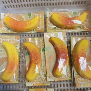 Juguete Antiestrés de PU en Forma de Plátano Amarillo de 12 cm, Súper Suave, Nuevo Regalo para Niños y Adultos, Juguete Relajante para Apretar - Product Image 3