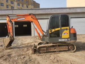 Miniexcavadora Usada Doosan DH60-7 de 6 Toneladas, Pequeña Excavadora de Orugas con Certificación CE EPA, Bomba Hidráulica KYB, Motor Doosan, Acoplador Rápido y Martillo Rompedor - Product Image 3