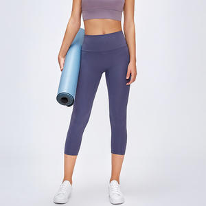 Pantalones de yoga peludos de doble cara para mujer con caderas de elevación de cintura alta y pantalones recortados elásticos de secado rápido para correr - Product Image 3