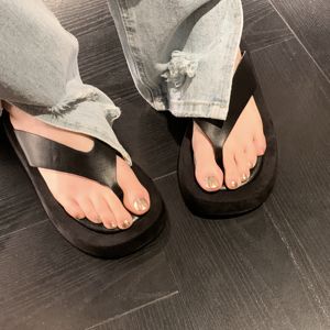 موضة سميكة أسفل النساء شقة خف جلدي جلد طبيعي أحدث نعال قلابة - Product Image 2