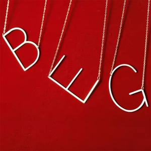 Colliers pendentifs alphabet tendance 26 lettres anglaises pour femmes, bijoux personnalisés - Product Image 3