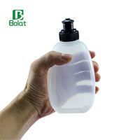 Sac banane de ceinture luxueux et classique avec petite bouteille d'eau de sport de course en plein air fabriquée pour le confort et le style