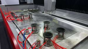 Machine de traitement de l'aluminium CNC 3 axes robuste YBKE avec moteur et roulement, multiprocessus aluminium/UPVC/PVC/verre, puissance 24 kW - Product Image 5