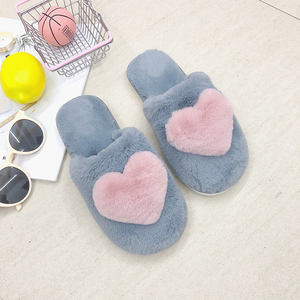 Pantoufles pour femmes avec logo personnalisé, antidérapantes, en forme de cœur, en fourrure, chaudes, pour la maison - Product Image 2