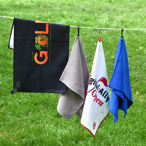 Biểu Tượng Tùy Chỉnh Polyester Thể Thao Trifold Sợi Nhỏ Waffle Dệt Golf Khăn Tri-Thư Mục Với Móc - Product Image 1