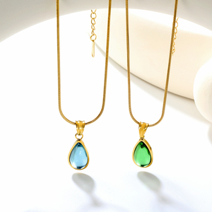 Europäische und Amerikanische Mode Edelstahl-Schmuck 18K Vergoldete Zirkonia-Besetzte Liebes-Schmetterling Anhänger Halskette - Product Image 2