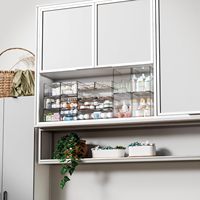 Ensemble de bacs de rangement en plastique empilables pour la vanité, sous l'évier, le placard de salle de bain, l'organisation de la pharmacie