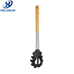 Servidor de Pasta de cuchara de <span class=keywords><strong>espagueti</strong></span> de silicona antiadherente de cocina de lujo de alta calidad con utensilios de mango de madera duraderos para servir Pasta - Product Image 1