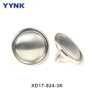 Fabricante Yinying Produce Botones de Metal de Latón Dorado con Logotipo Personalizado para Prendas de Vestir - Product Image 2