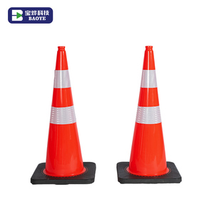 Cono de Tráfico de PVC Naranja de 750 mm con Cinta Reflectante Prismática de Alta Intensidad para Seguridad Vial en Aeropuertos y Carreteras - Product Image 4