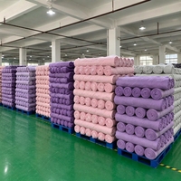 Tissu en microfibre tissé de qualité supérieure, poids moyen, motif à carreaux gaufré, anti-boulochage, résistant à l'abrasion, 100 % polyester, 110 GSM, vente en gros