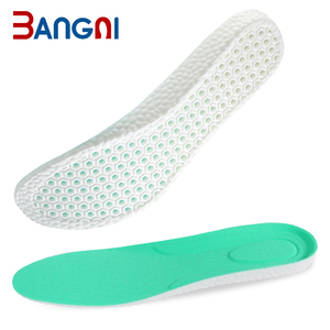 แผ่นรองรองเท้าแบบนุ่มสบาย ผลิตในจีน สำหรับรองเท้าผ้าใบ ระบายอากาศได้ดี ทำจาก PU  รองรับการปรับแต่ง สำหรับผู้ที่ชื่นชอบการเล่นกีฬา - Product Image 4