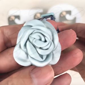 Collar de Lujo para Mascotas con Flor de Camelia, Ajustable y Decorativo para Cachorros y Gatos - Product Image 6