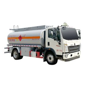 Camion-citerne à huile CLW neuf 4x2, 11000L, camion de ravitaillement, transmission manuelle, camion de transport de liquides inflammables - Product Image 1