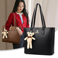Sacs fourre-tout personnalisés en cuir PU pour femmes, sacs à main d'affaires pour femmes, sac à main mignon avec pendentif petit ours