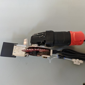 Fortschrittliches Wassernebel-Sprühsystem Leistungsstarker Schneider mit Effizienter Staubunterdrückung für Sauberes Betonschneiden - Product Image 6