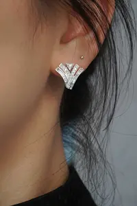 18K 솔리드 리얼 골드 다이아몬드 더블 V 모양 여성 귀걸이 스터드 화이트 골드 천연 바게트 VS 다이아몬드 패션 귀걸이