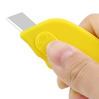 Couteau coupe-boîte en carton de sécurité rétractable avec logo personnalisé outil à main en plastique coloré