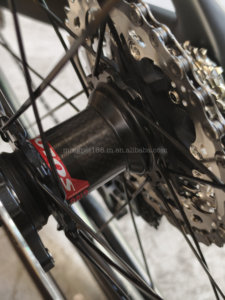 Bicicleta de Carretera TT 700C Triathlon WheelTop TX 24 Velocidades con Cambio Electrónico SHIMANO 105, Frenos de Disco Hidráulicos y Ruedas de Carbono - Product Image 3