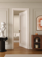 Porte battante en bois à charnières, style médiéval blanc et noir, avec lignes décoratives, cadre de porte rétro avec double boucle profonde de style mid-century