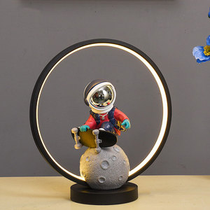 Cool Hip Hoop Espace <span class=keywords><strong>Homme</strong></span> Statue Nuit Lampe Maison <span class=keywords><strong>Chambre</strong></span> Table Décor Veilleuse Pour Cadeau D'anniversaire Astronaute Résine Figurine - Product Image 1