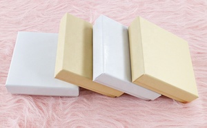 Hộp Đựng Đồ Trang Sức Mỹ Bằng Giấy <span class=keywords><strong>Kraft</strong></span> Thân Thiện Với Môi Trường Tùy Chỉnh 3.5X3.5X1 Inch Hộp Trang Sức Bằng Bìa Cứng Chứa Đầy Bông - Product Image 6