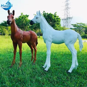 Sculpture d'art équestre décorative d'extérieur en fibre <span class=keywords><strong>de</strong></span> verre peinte à la main pour la Saint-Valentin - Statue <span class=keywords><strong>de</strong></span> cheval <span class=keywords><strong>de</strong></span> <span class=keywords><strong>course</strong></span> grandeur nature - Product Image 5