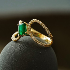อาซูโอ 18K ทองคำแท้สีเหลือง ประดับเพชรแท้ มรกตธรรมชาติ คุณภาพสูง แหวนสำหรับสวมใส่ทุกวัน ของขวัญสำหรับสุภาพสตรี งานเลี้ยงวันเกิด - Product Image 4