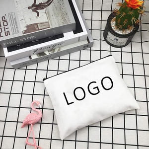 Bolsa Pequeña con Cremallera en Blanco de Algodón Personalizada, Bolsa de Maquillaje de Lona de Algodón Liso con Logotipo, Respetuoso con el Medio Ambiente - Product Image 4