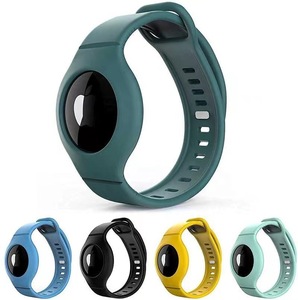 Bracelet <span class=keywords><strong>AirTag</strong></span> pour enfants Bracelets de montre en silicone avec clous en métal Bracelet anti-chute pour <span class=keywords><strong>Apple</strong></span> <span class=keywords><strong>AirTag</strong></span> - Product Image 5