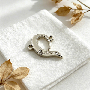 Étiquette métallique de style rétro, plaque signalétique vintage en métal, logo métallique antique pour accessoires de <span class=keywords><strong>maroquinerie</strong></span> - Product Image 4
