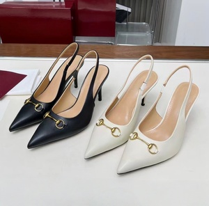 Chaussures à talons hauts classiques de style luxueux avec boucle en forme de mors de cheval, bout pointu et talon fin. Chaussures à bride arrière en cuir véritable - Product Image 6
