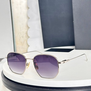 Nouveau modèle 2025 – Lunettes de soleil de luxe – Lunettes de soleil tendance en fibre de carbone pour l'extérieur – Protection UV400 antidérapante – Étui pour lunettes de fête pour homme - Product Image 4